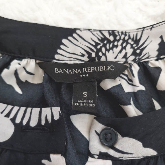 Black White Floral Volume-Sleeve Blouse Size S - Picture 7 of 10